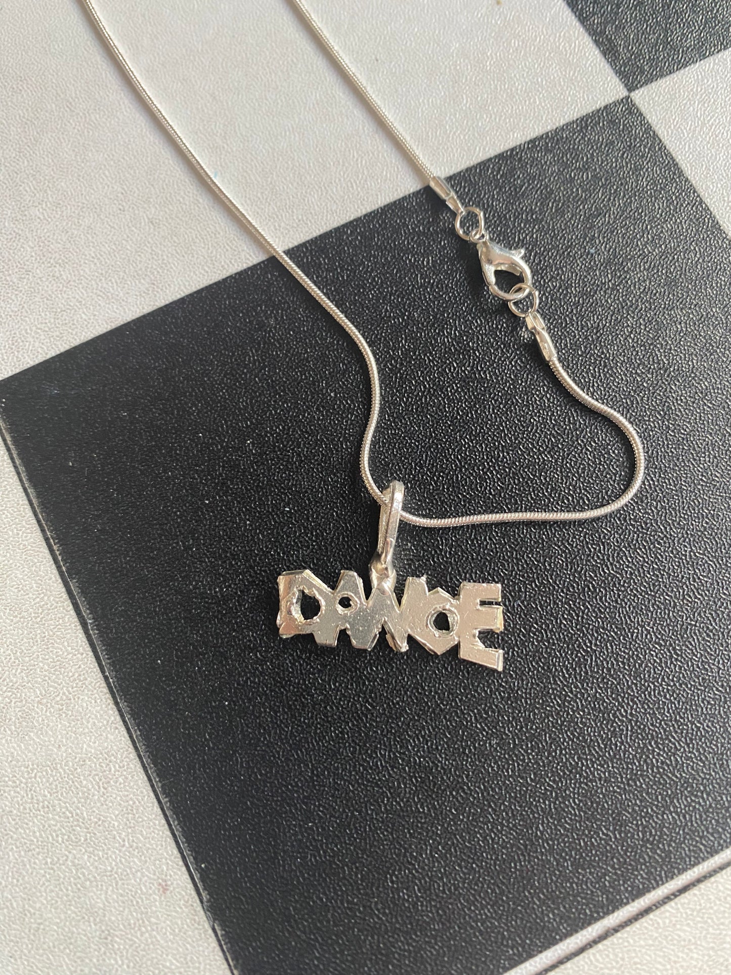 DANCE NECKLACE